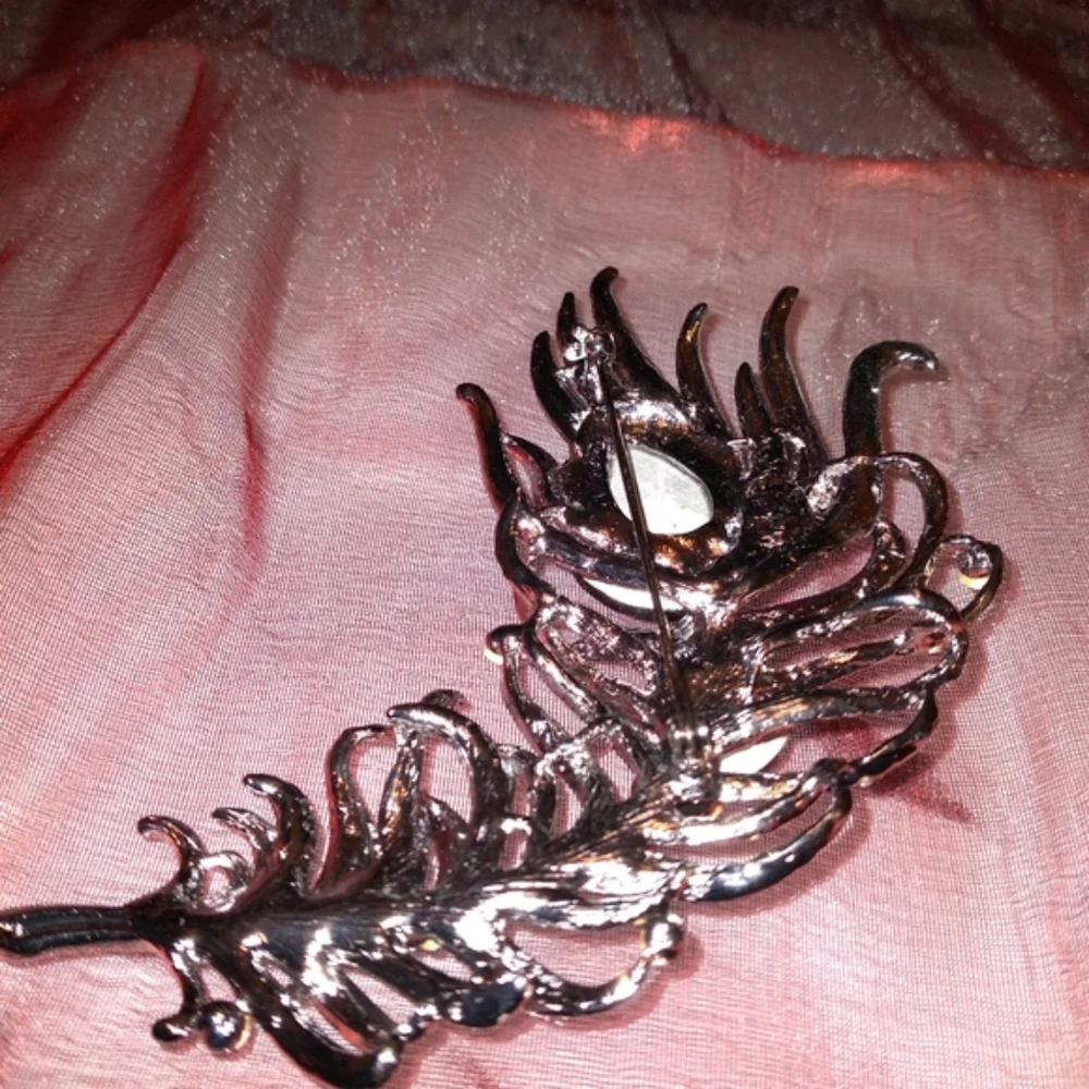 Flower Feather Brooch
